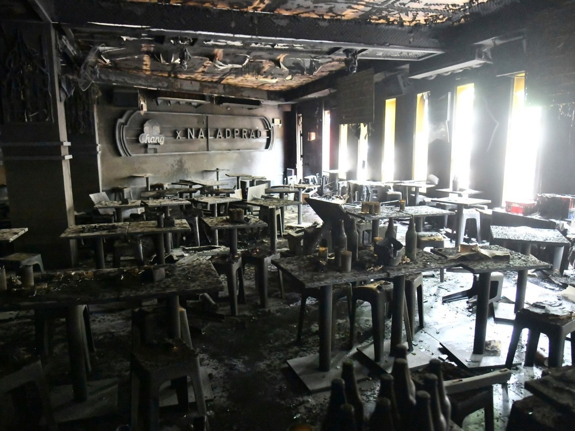 Bangkok pub fire scene
